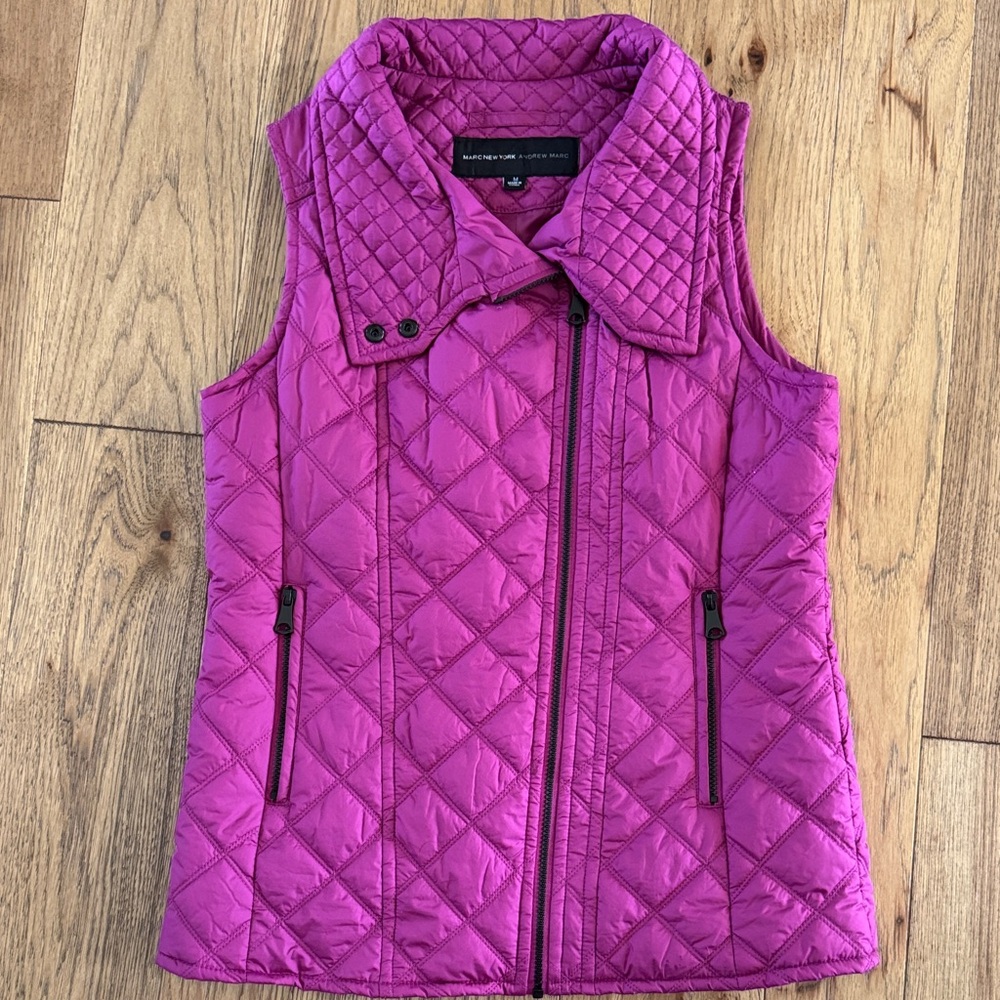 😊Andrew Marc Quilted Sleeveless Vest in Magenta
